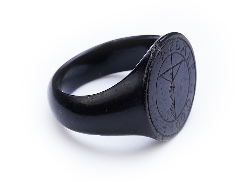A very rare jet devotional ring, England, possibly 16th/17th century A very rare jet devotional ring, England, possibly 16th/17th century